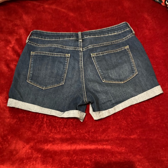 Sonoma size 10 women’s short jean shorts - Picture 3 of 4
